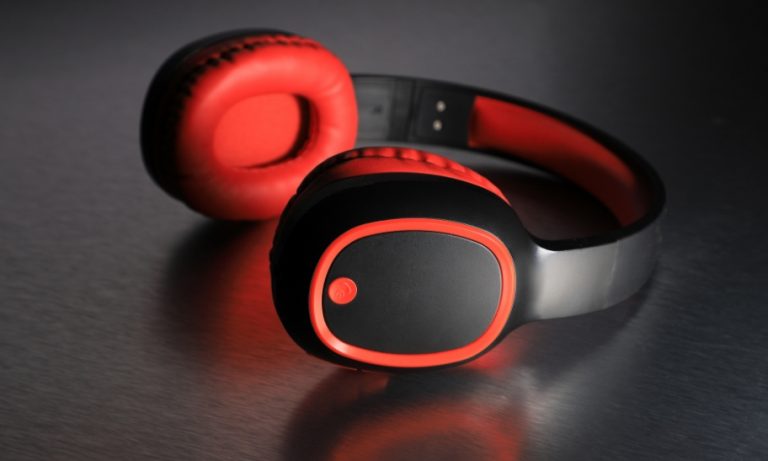 Earn Additional Income From Dropshipping Bluetooth Headphones via Booker - No Investment Required!